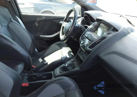 2016 Ford Focus St z USA, uszkodzony, nr VIN 1FADP3L92GL381535